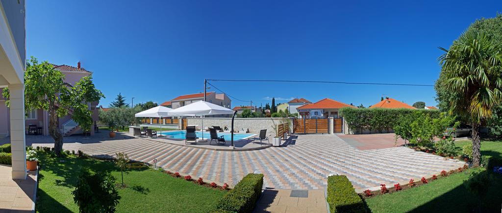 Banic Apartments With Pool Biograd Na Moru Exteriör bild