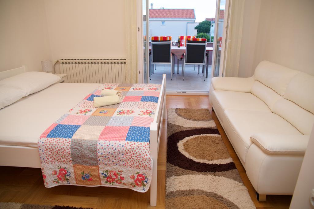 Banic Apartments With Pool Biograd Na Moru Exteriör bild