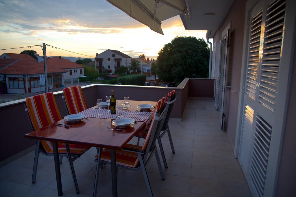Banic Apartments With Pool Biograd Na Moru Rum bild