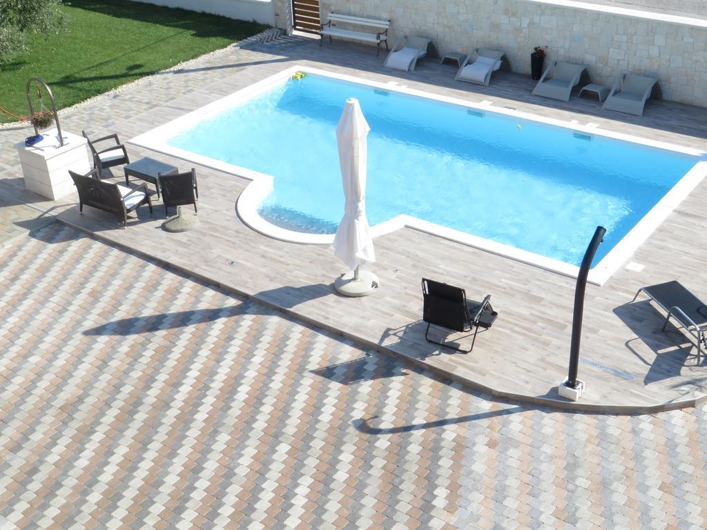 Banic Apartments With Pool Biograd Na Moru Rum bild