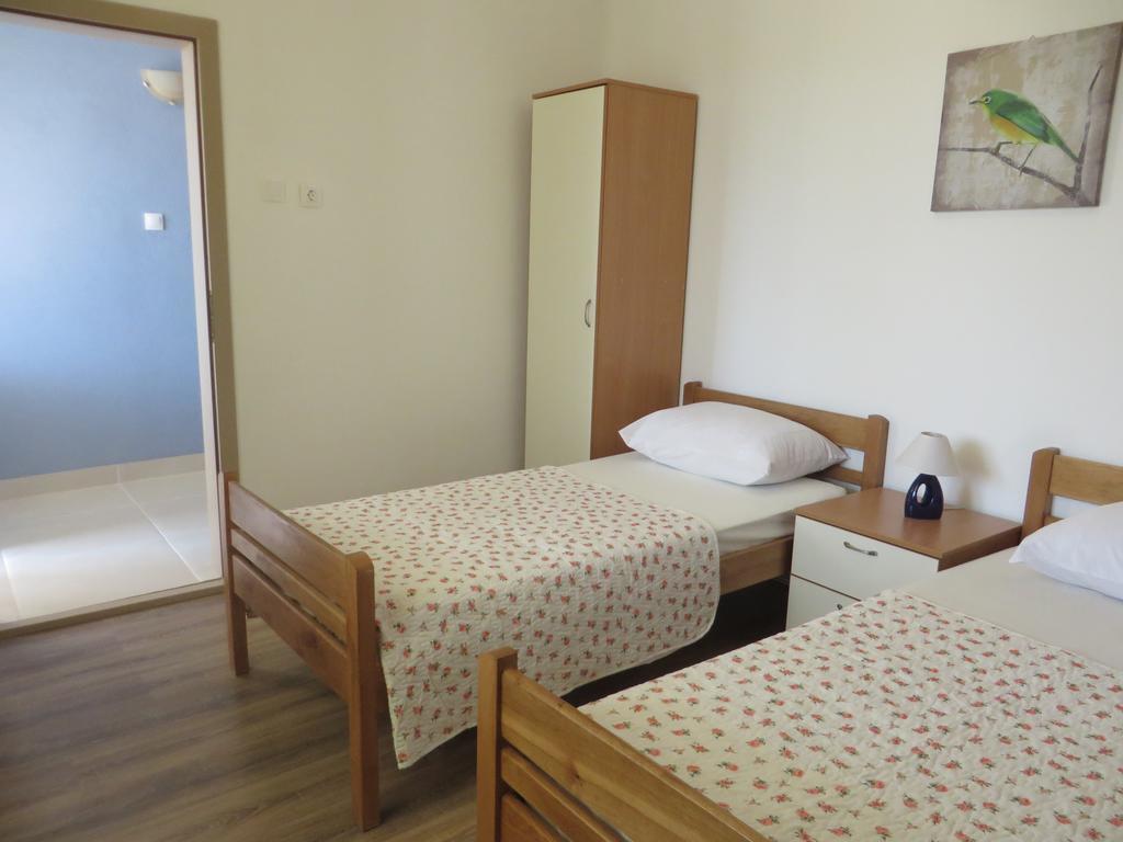 Banic Apartments With Pool Biograd Na Moru Rum bild