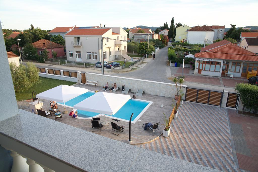 Banic Apartments With Pool Biograd Na Moru Rum bild