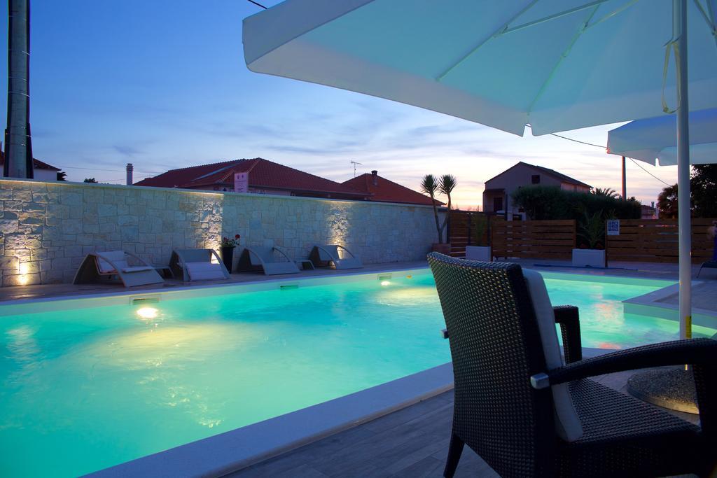 Banic Apartments With Pool Biograd Na Moru Rum bild