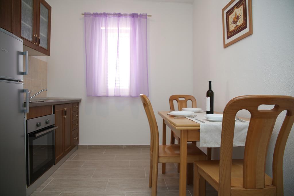 Banic Apartments With Pool Biograd Na Moru Rum bild