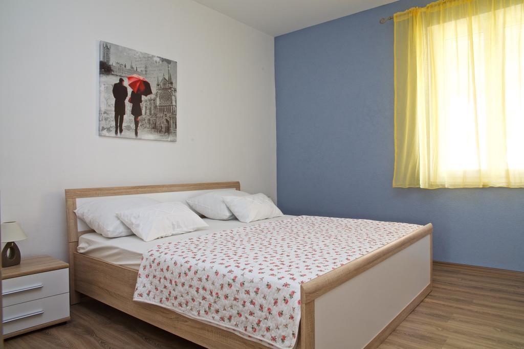 Banic Apartments With Pool Biograd Na Moru Rum bild