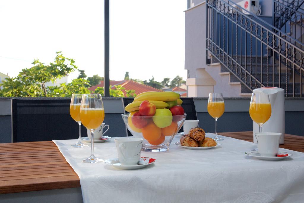 Banic Apartments With Pool Biograd Na Moru Rum bild