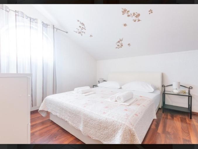 Banic Apartments With Pool Biograd Na Moru Exteriör bild