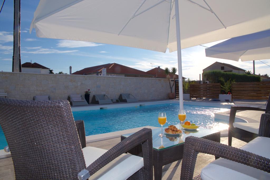 Banic Apartments With Pool Biograd Na Moru Exteriör bild