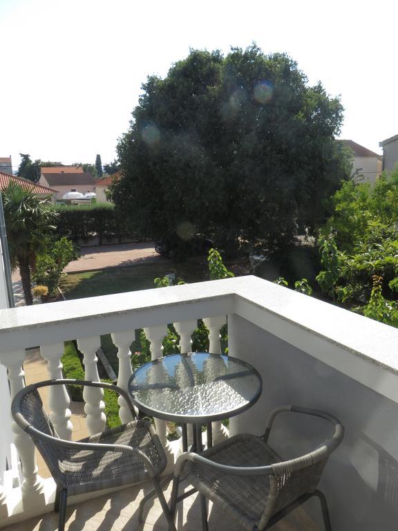 Banic Apartments With Pool Biograd Na Moru Exteriör bild