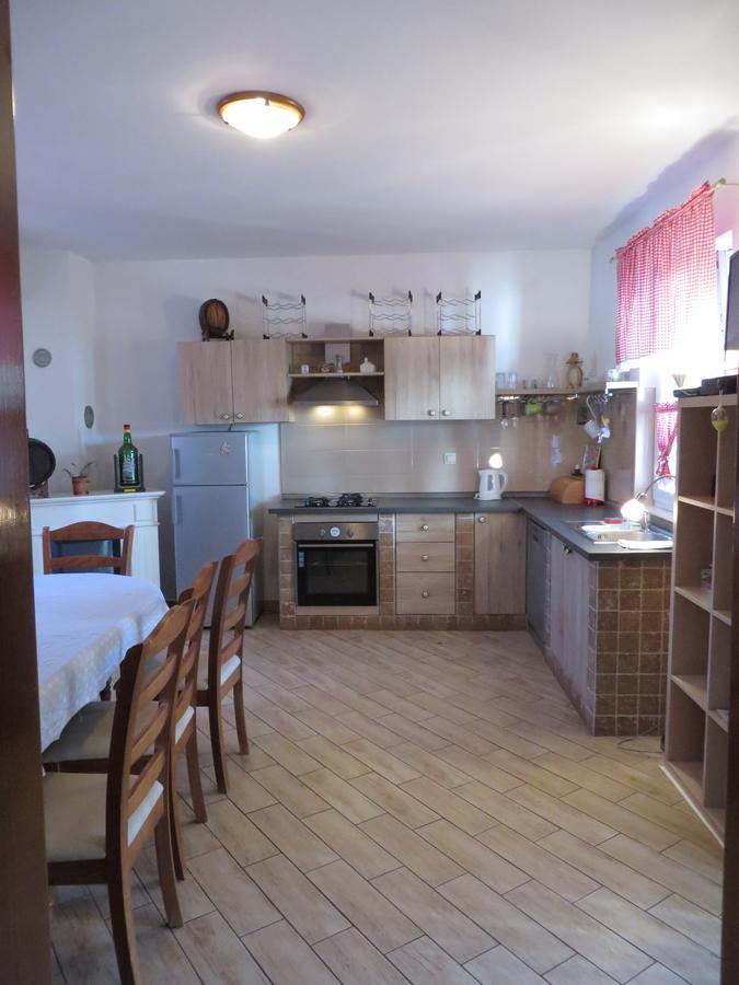 Banic Apartments With Pool Biograd Na Moru Rum bild