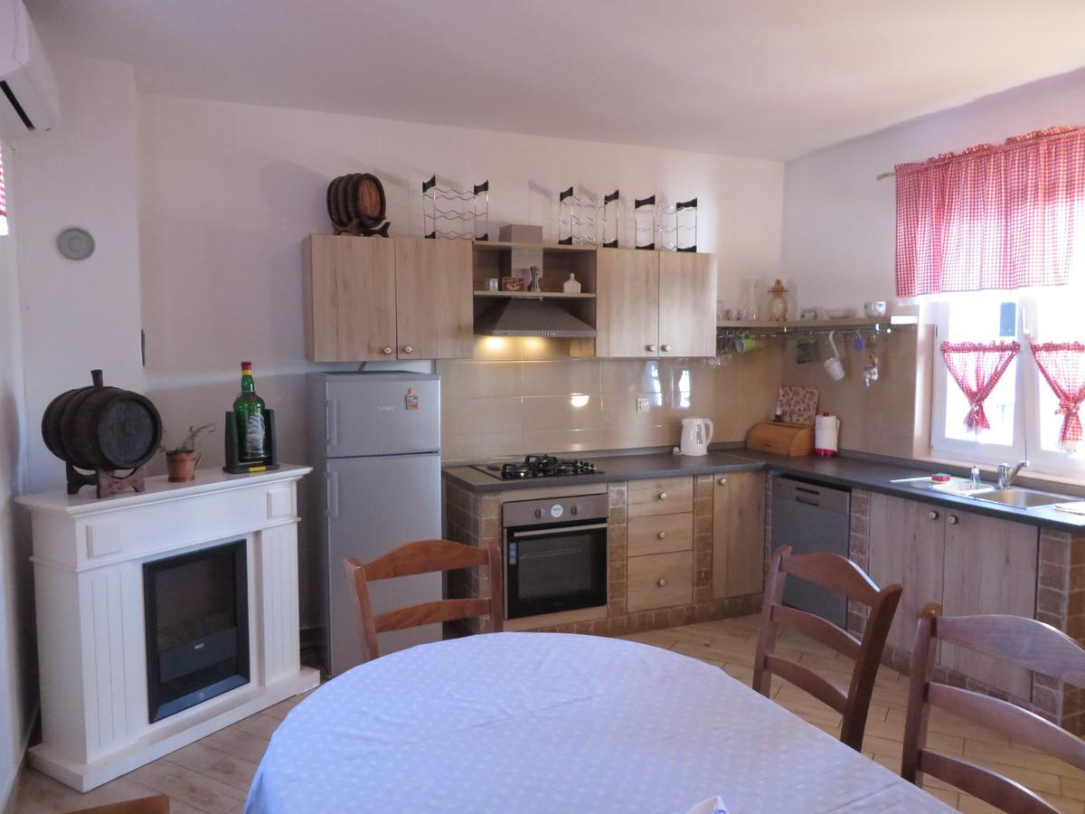 Banic Apartments With Pool Biograd Na Moru Exteriör bild