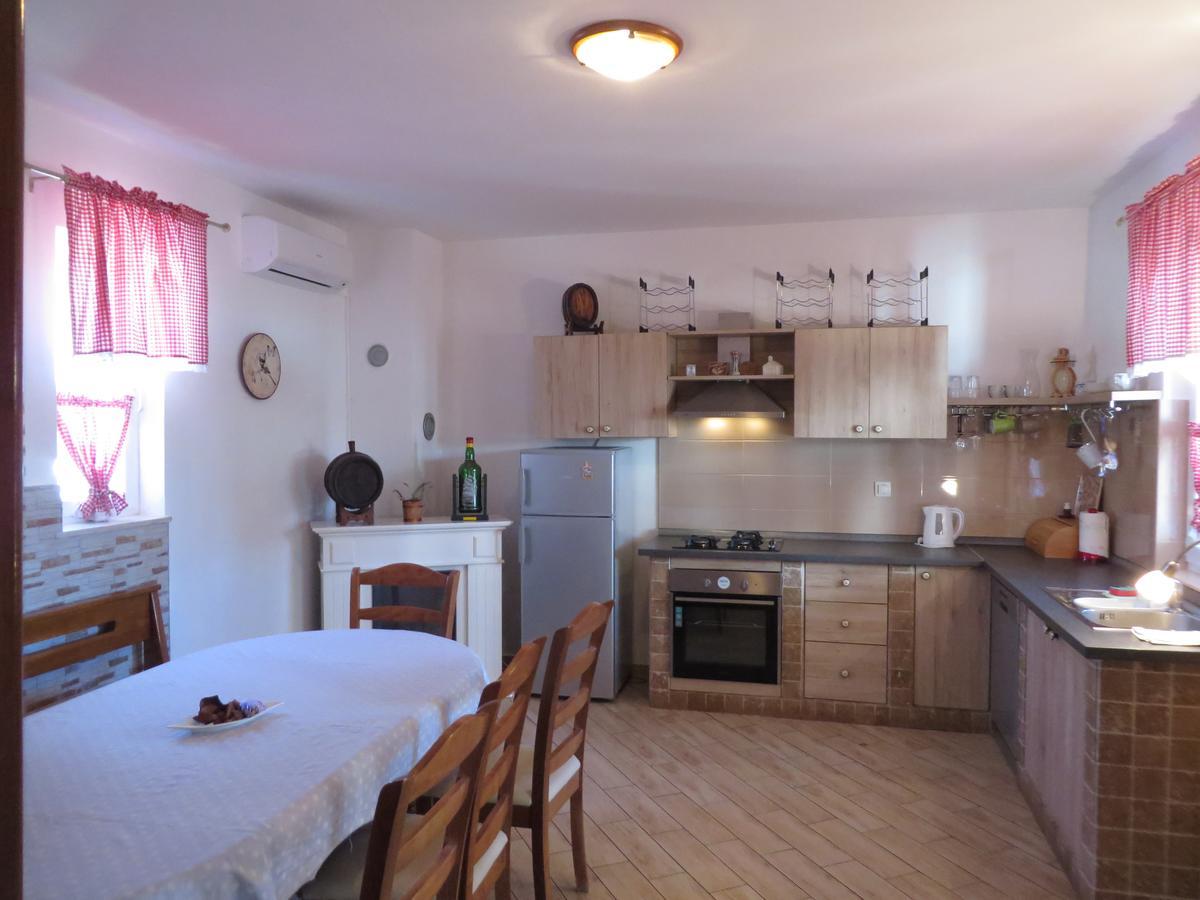 Banic Apartments With Pool Biograd Na Moru Exteriör bild